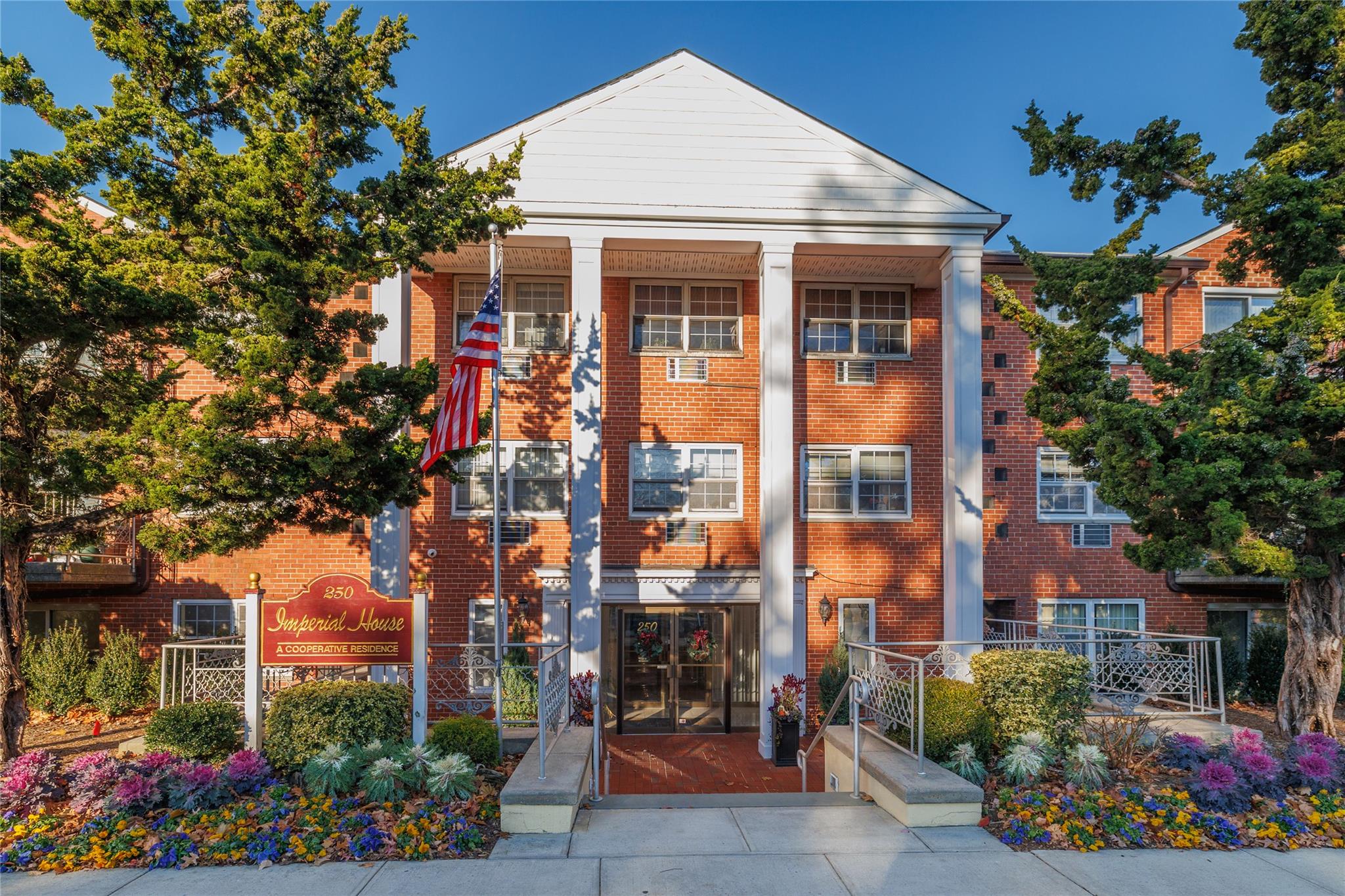 250 N Village Avenue Unit: A11