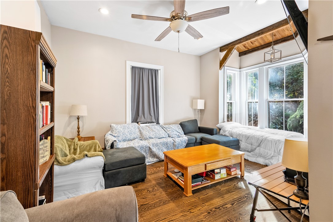563 Putnam Pike