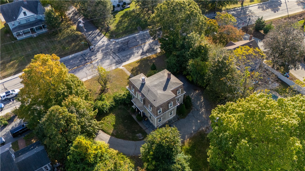 563 Putnam Pike