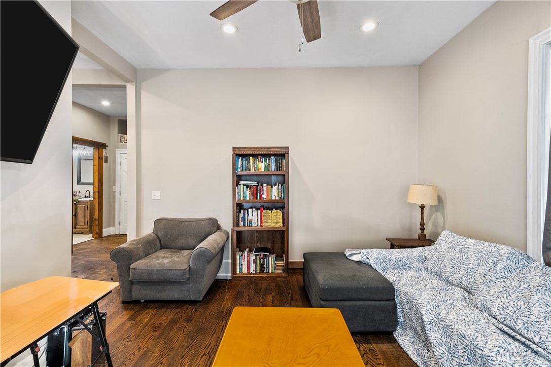563 Putnam Pike