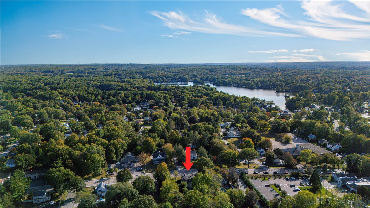 563 Putnam Pike