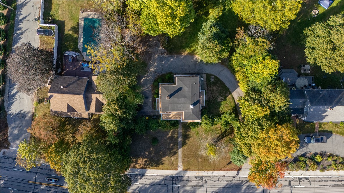 563 Putnam Pike