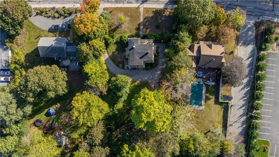 563 Putnam Pike