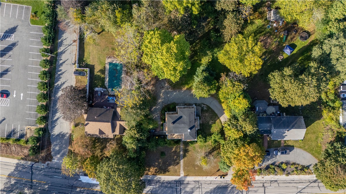 563 Putnam Pike