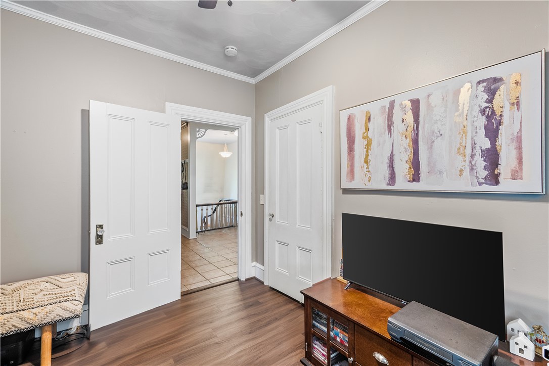 563 Putnam Pike