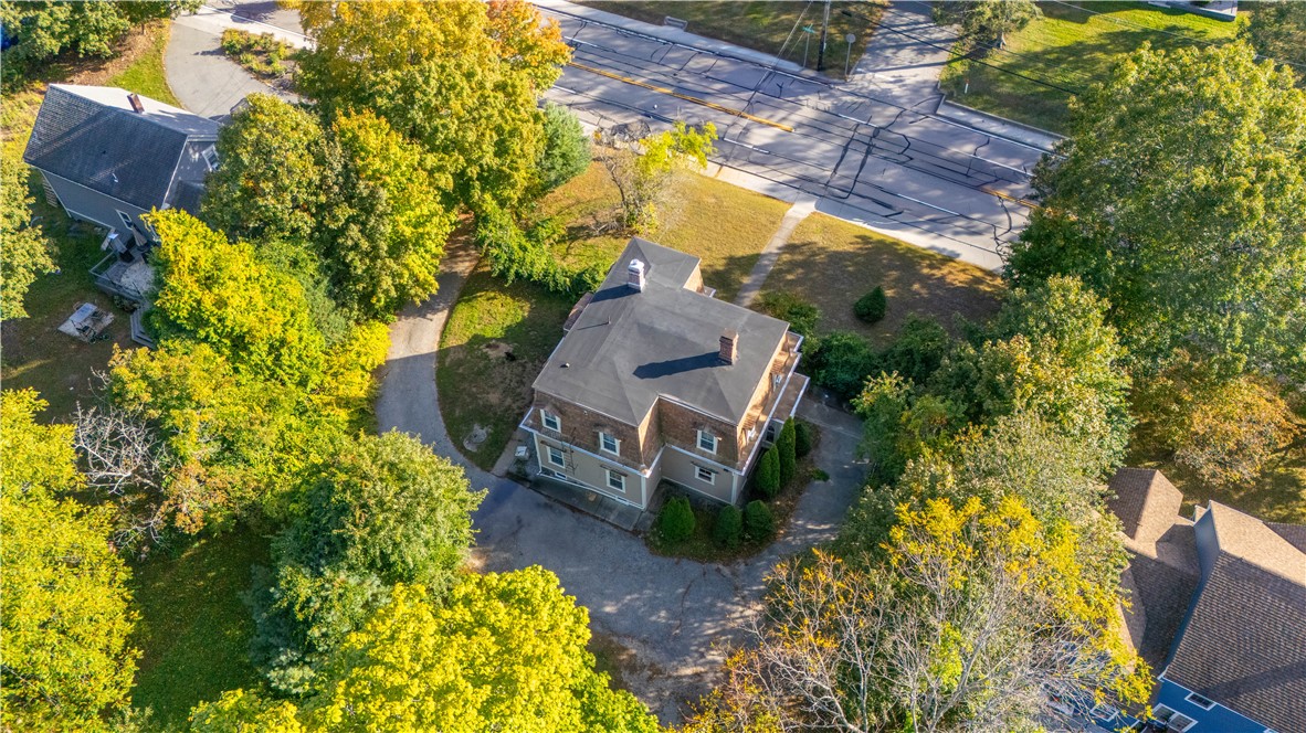 563 Putnam Pike