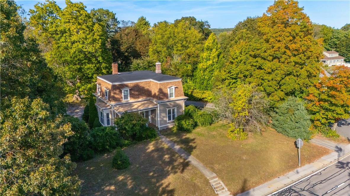 563 Putnam Pike