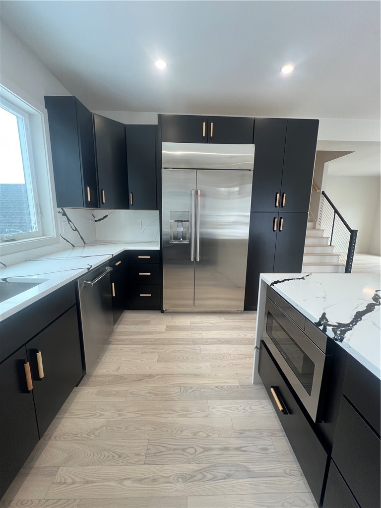 152 Colonial Road 152