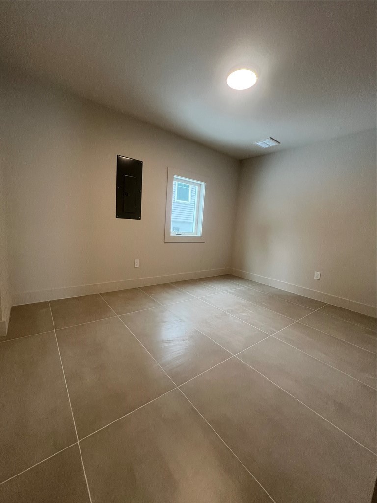 152 Colonial Road 152