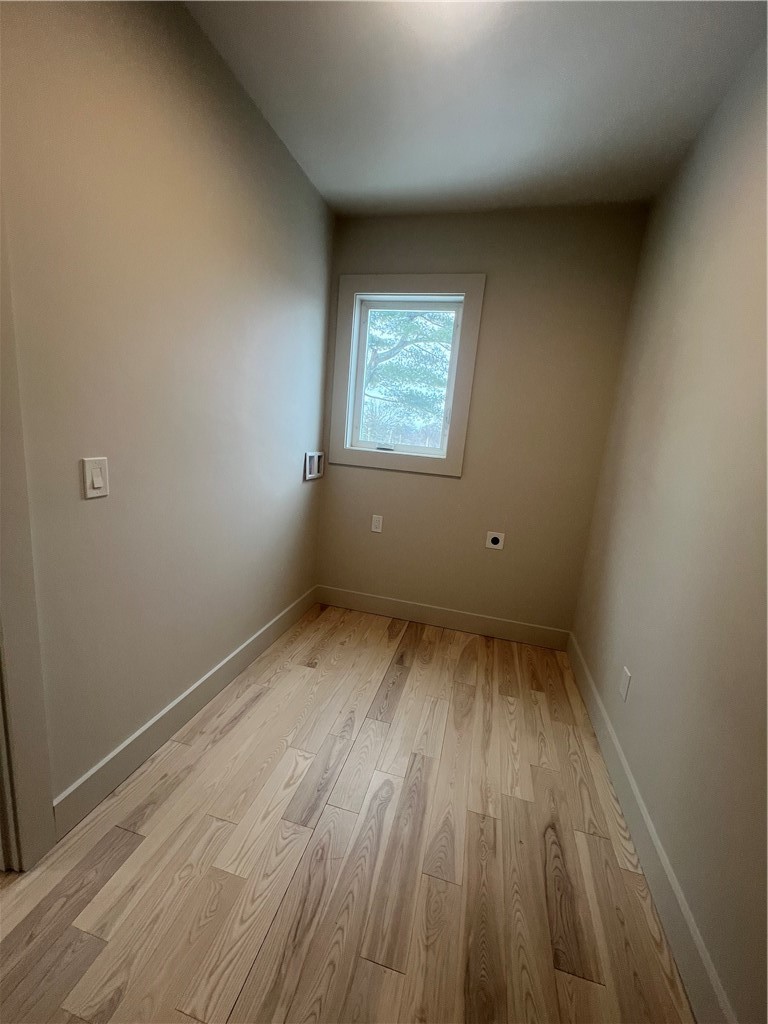 152 Colonial Road 152