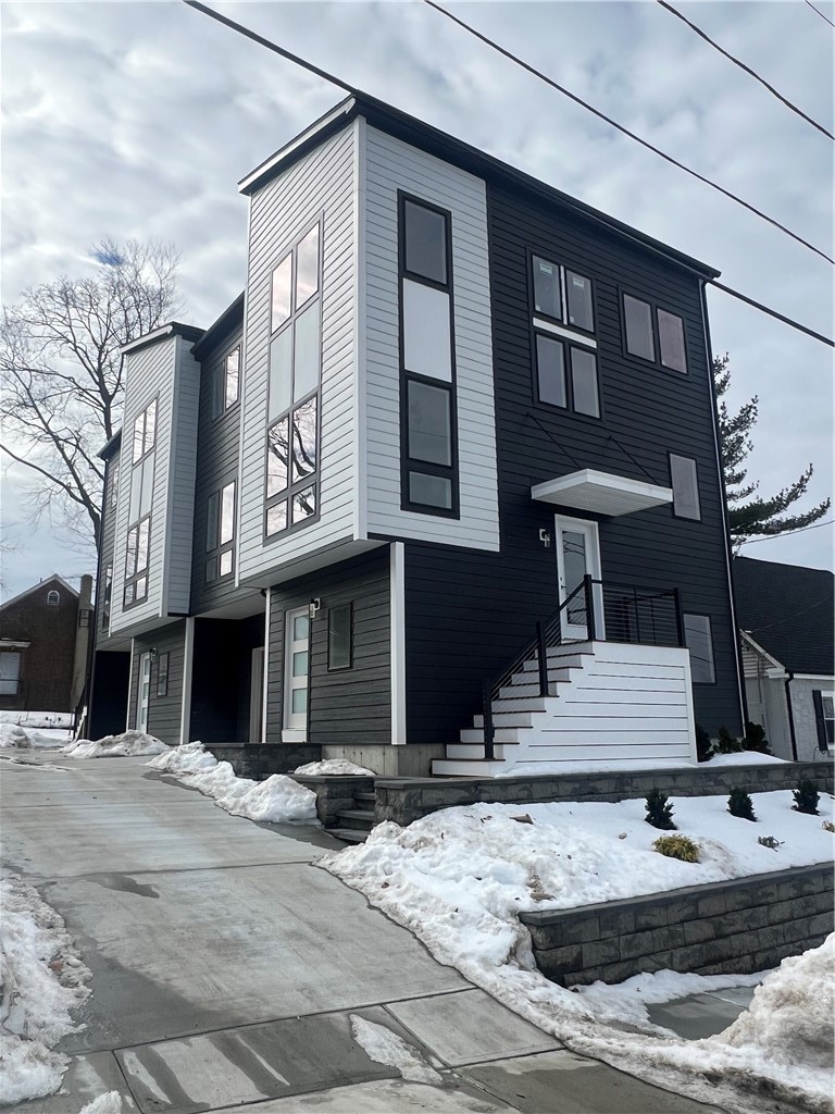 152 Colonial Road 152