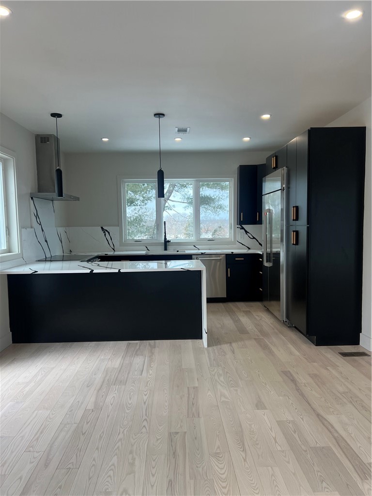 152 Colonial Road 152