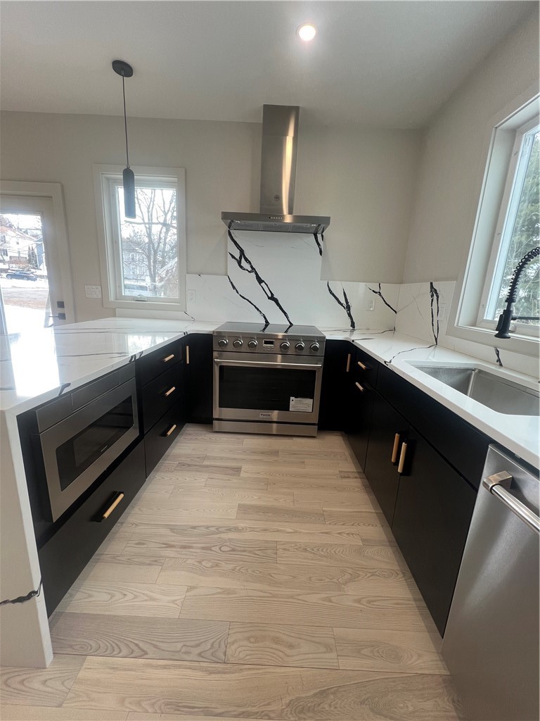 152 Colonial Road 152