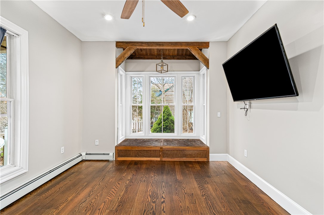 563 Putnam Pike