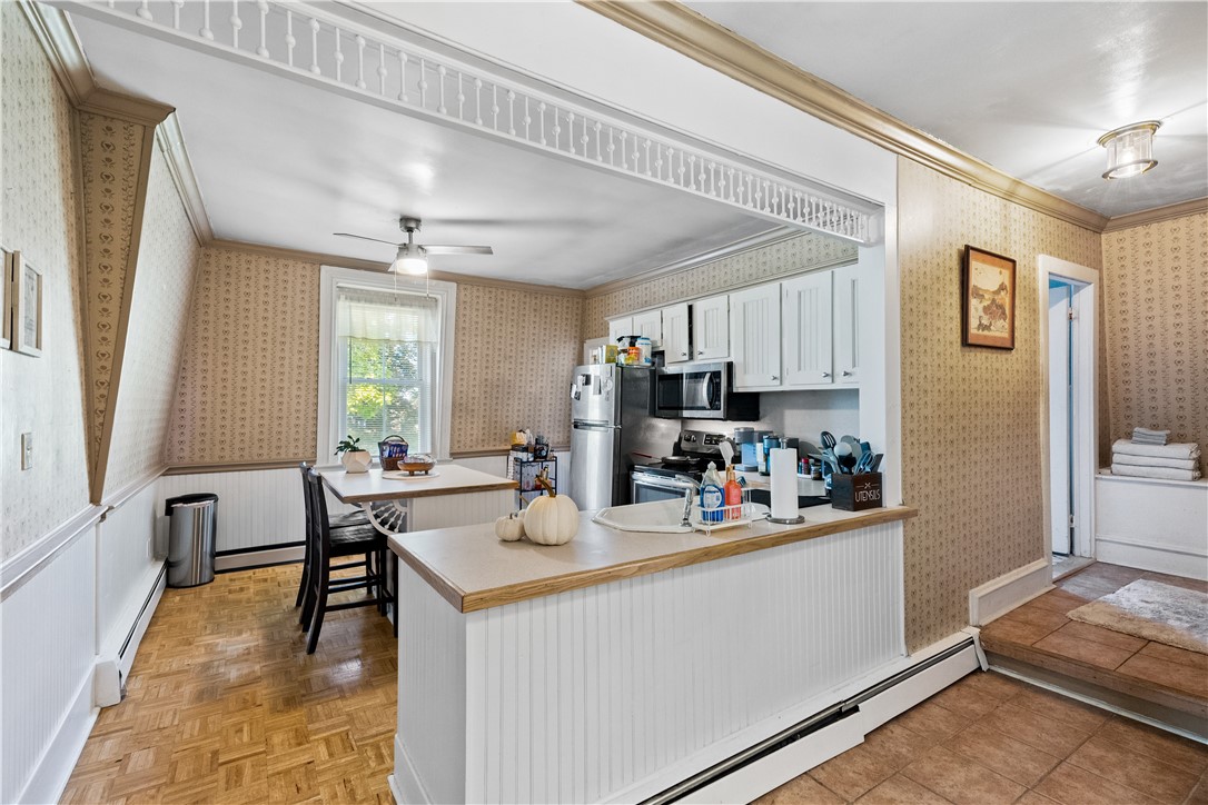 563 Putnam Pike