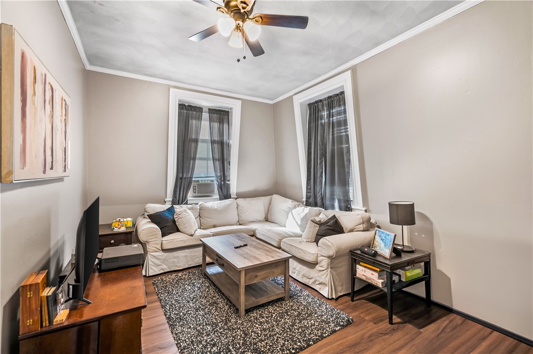 563 Putnam Pike