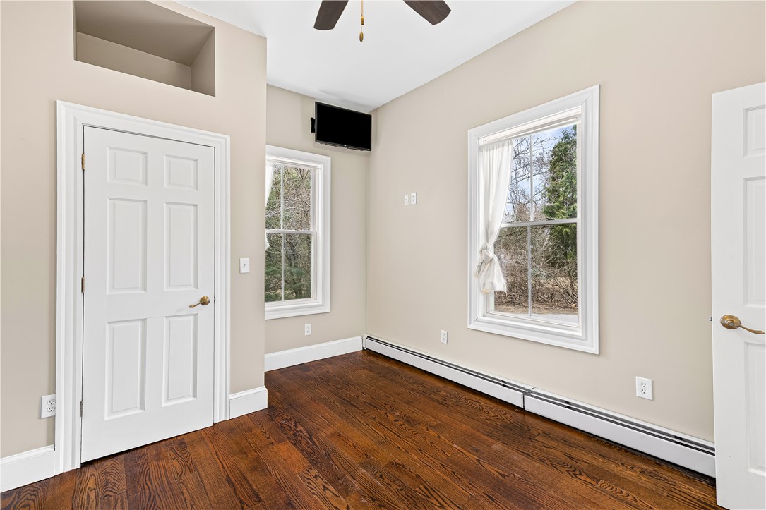 563 Putnam Pike