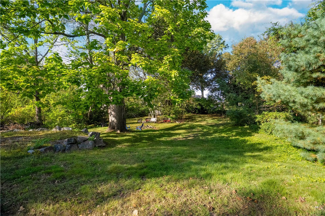 563 Putnam Pike