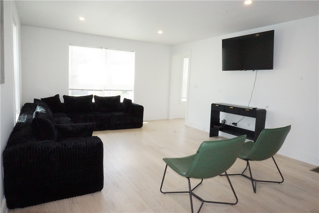 1232 Narragansett Boulevard