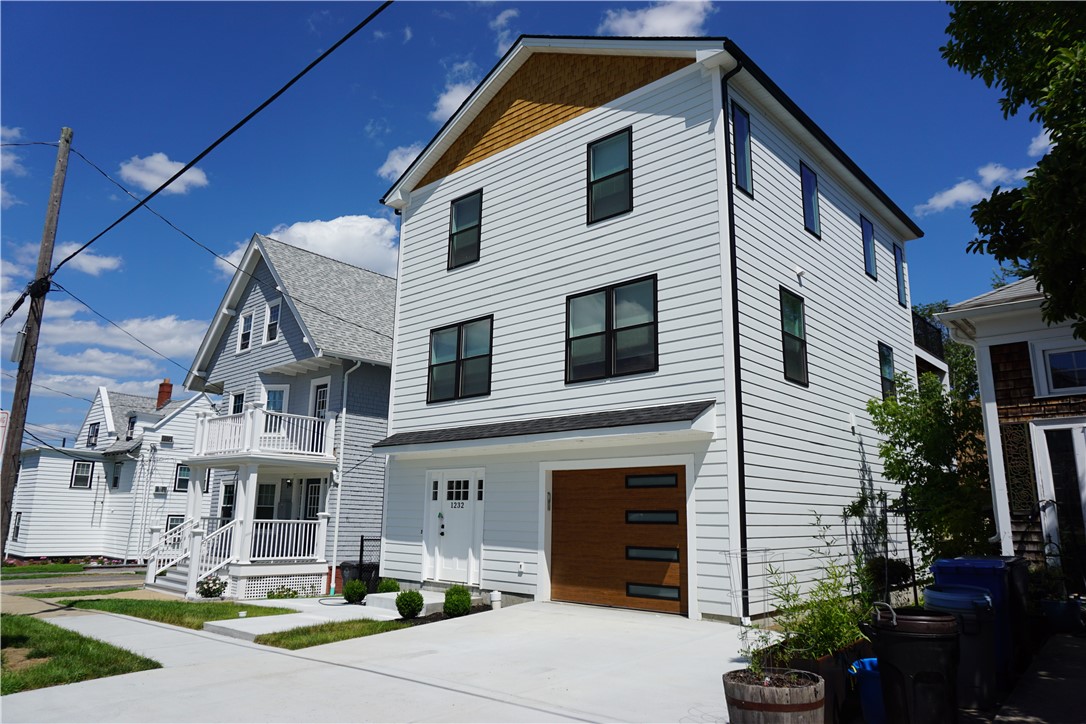 1232 Narragansett Boulevard