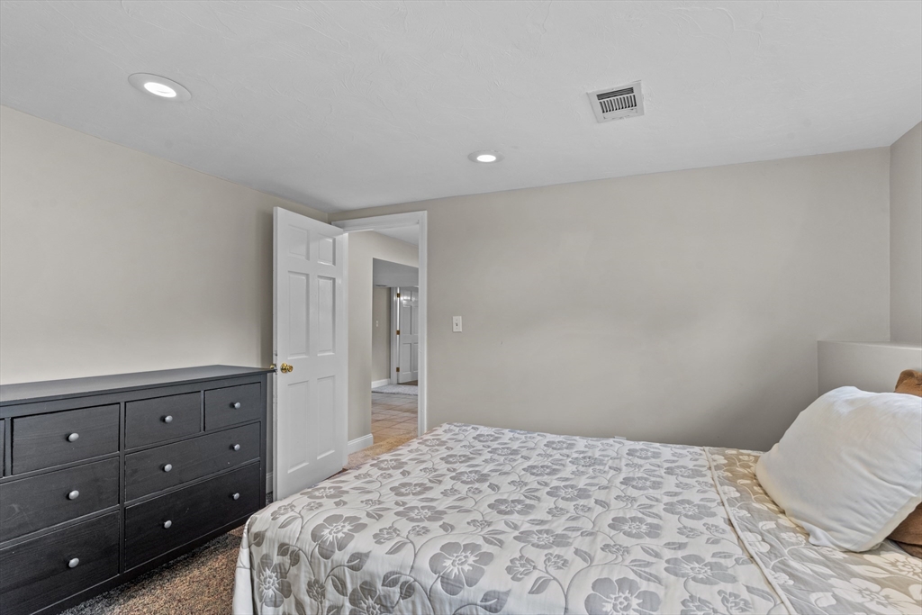 5 Black Pond Road