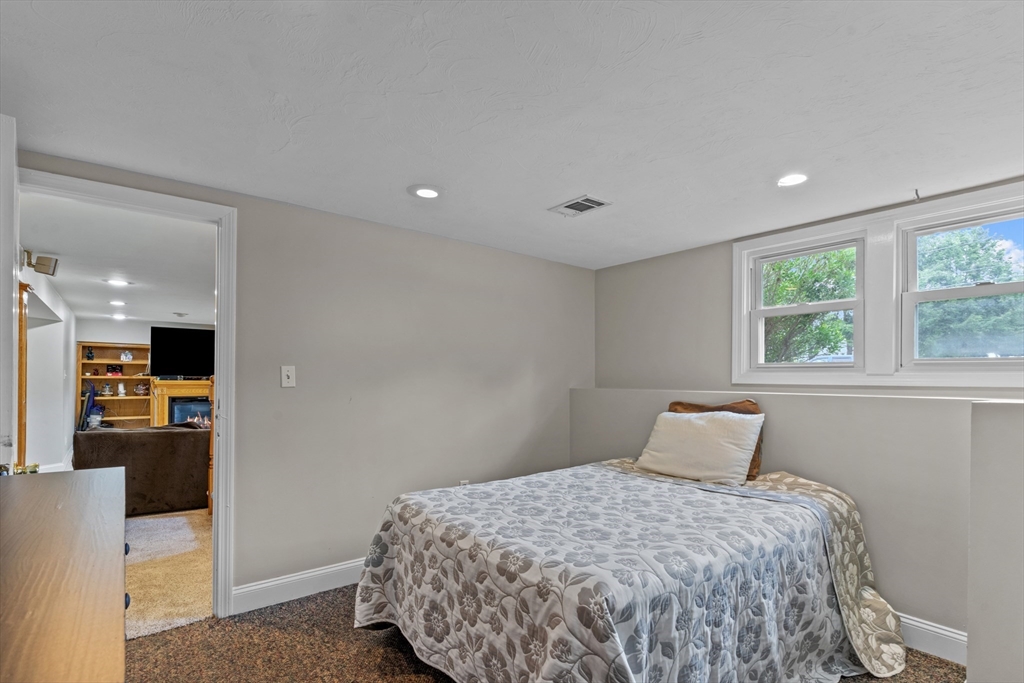 5 Black Pond Road