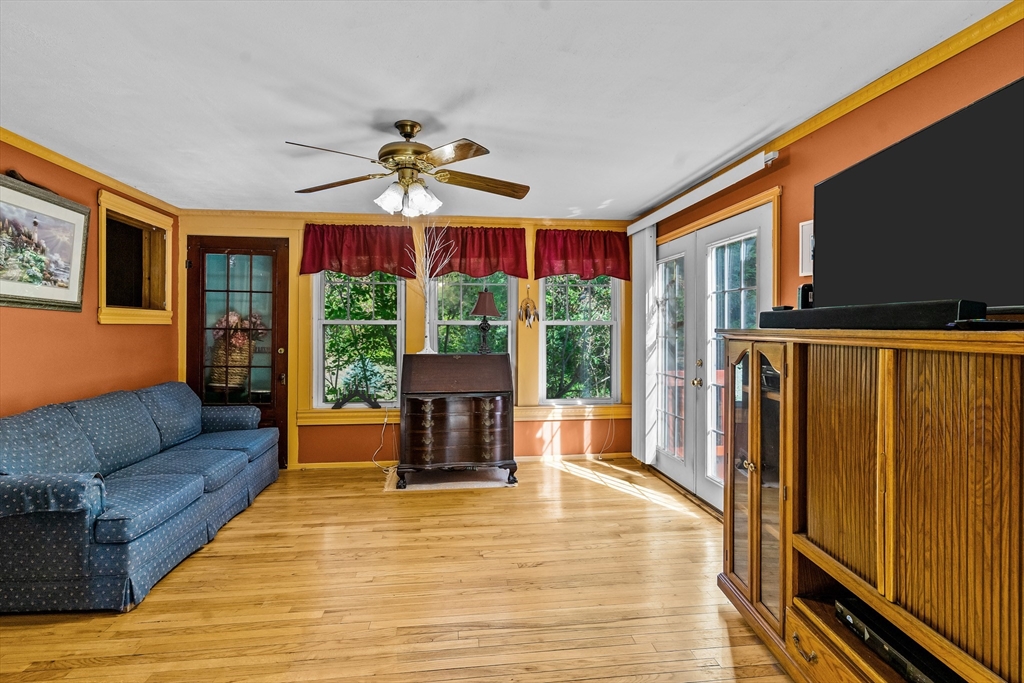 7 White Avenue