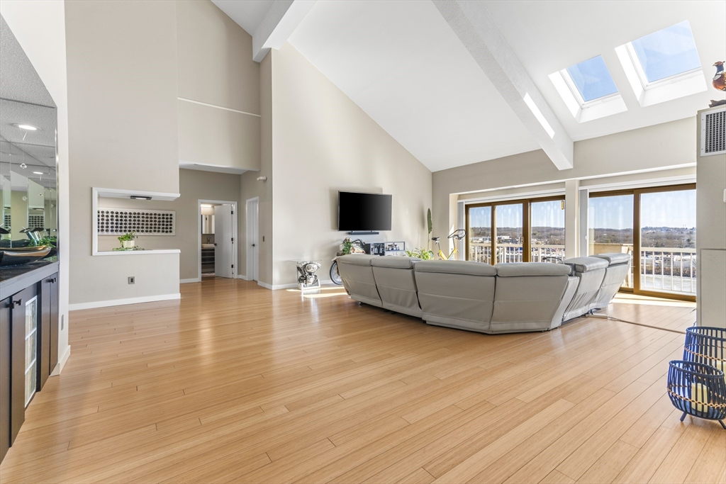 65 Lake Avenue # 1007