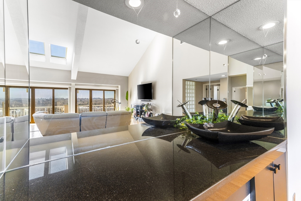 65 Lake Avenue # 1007