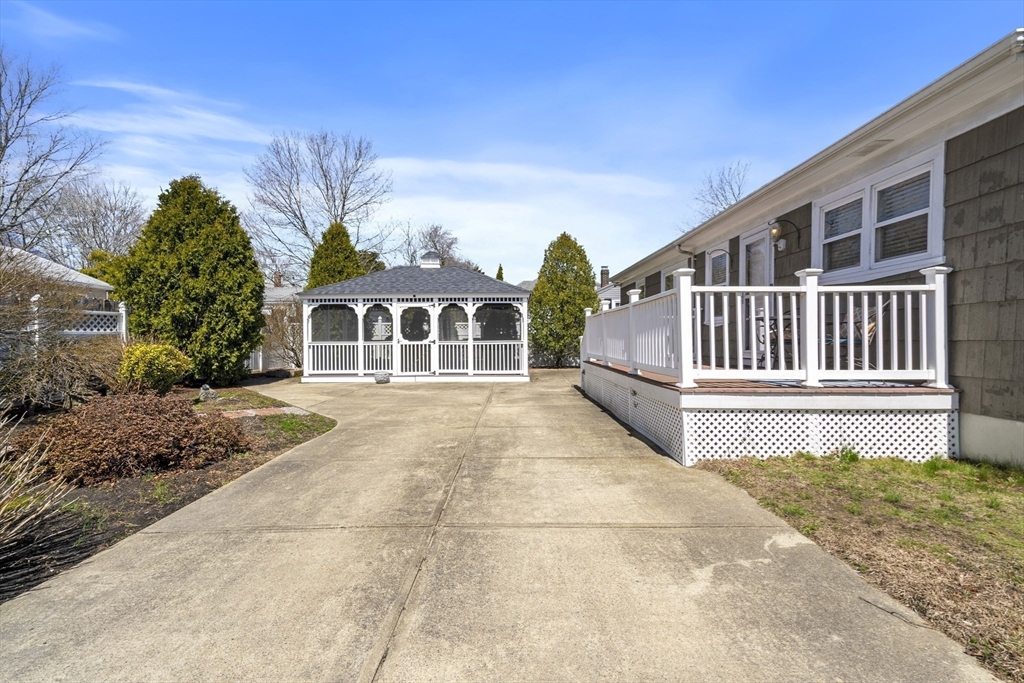 5 Byron St