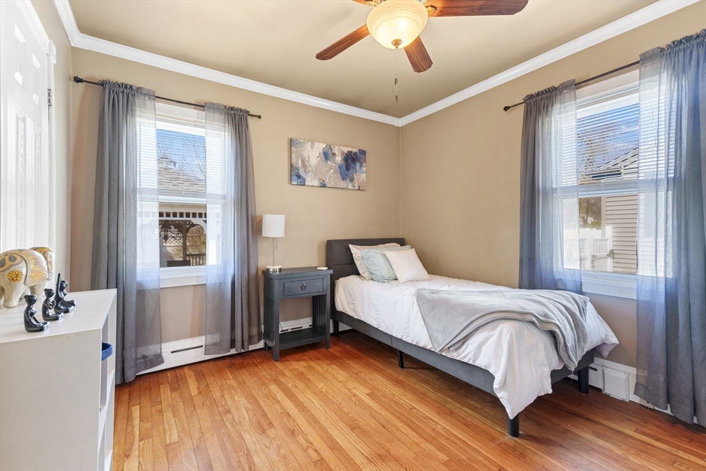 5 Byron St