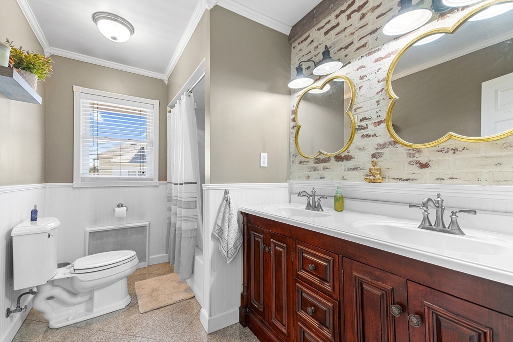 5 Byron St