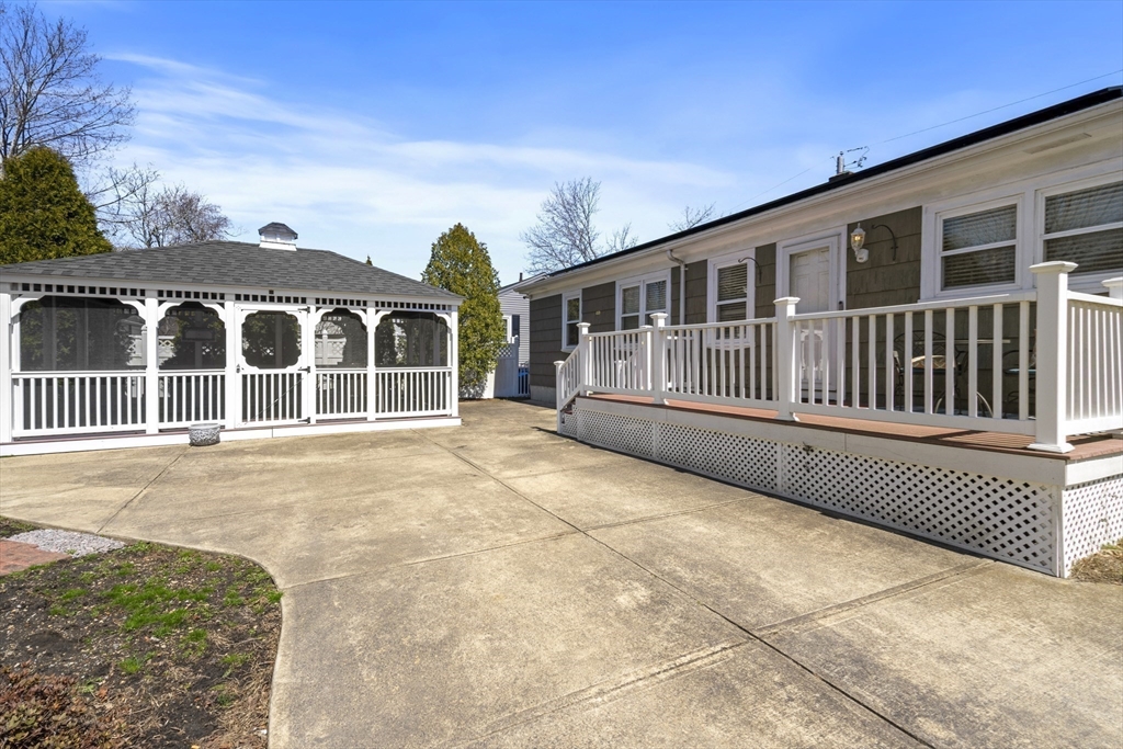 5 Byron St