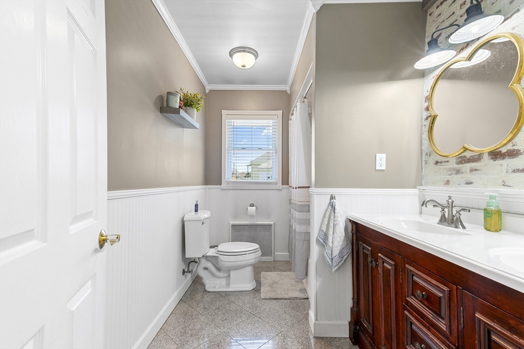 5 Byron St