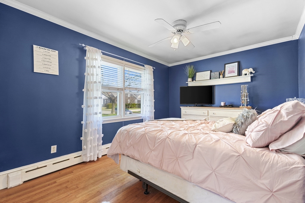 5 Byron St