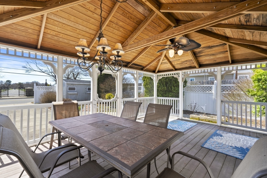 5 Byron St