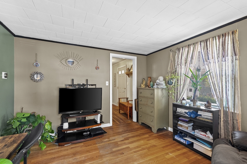 85 Pinehurst Avenue