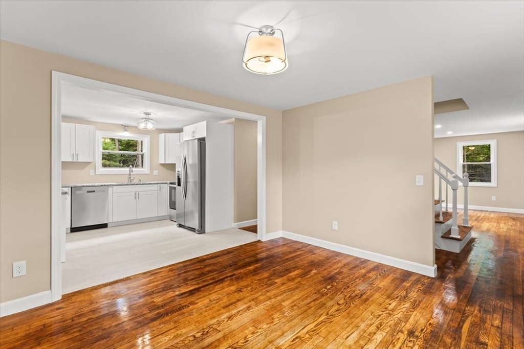 4 Simmons St