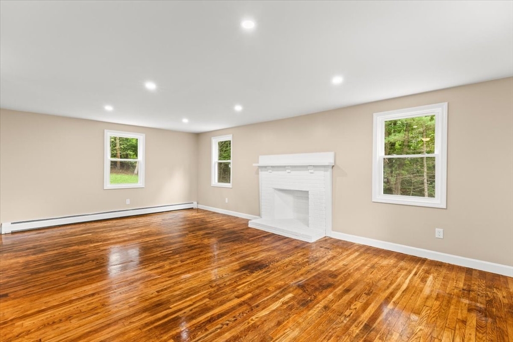4 Simmons St