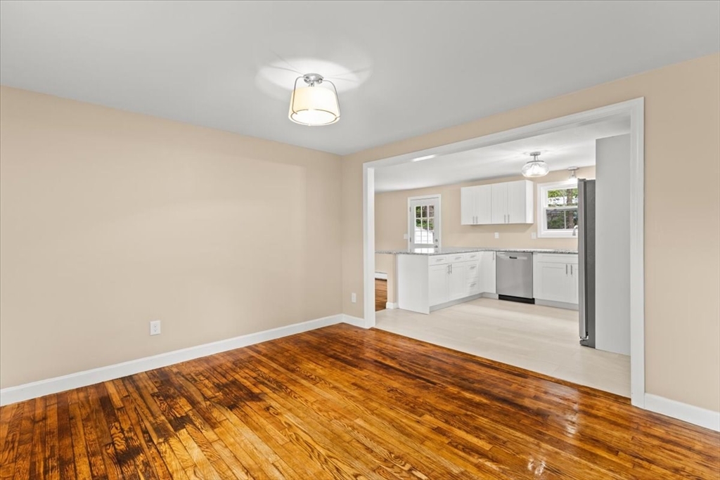 4 Simmons St