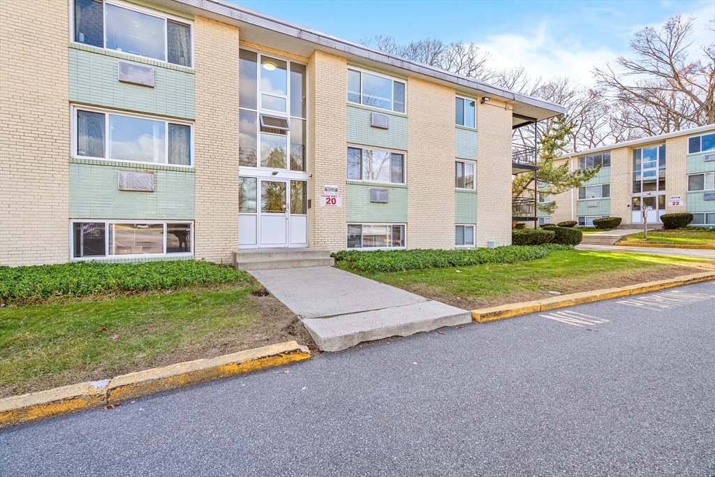 20 Nelson Drive # 3A