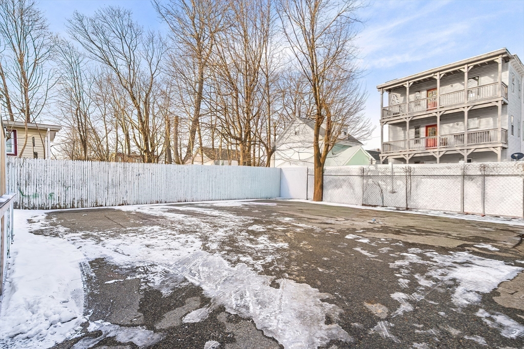 97 Huntington St