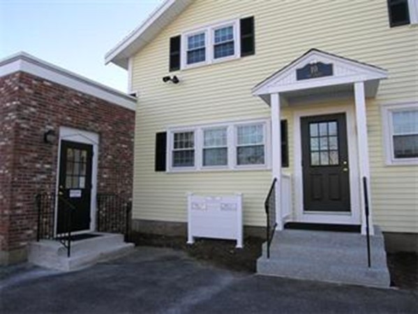 10 Oak St