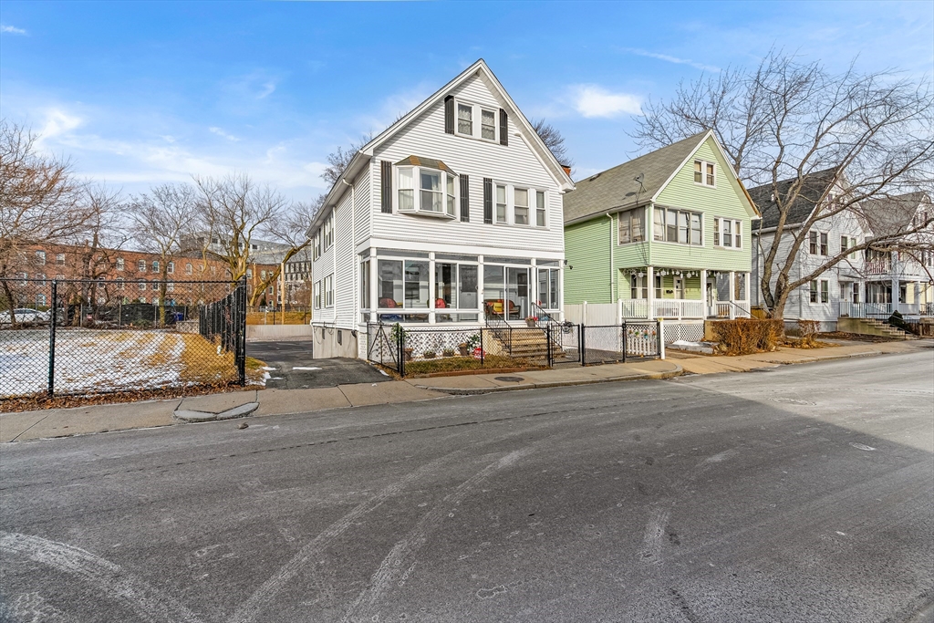 172-174 Franklin St