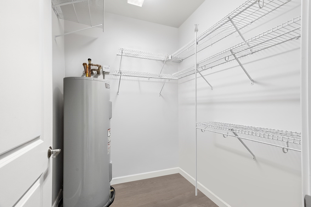 18 Cliveden # 406W