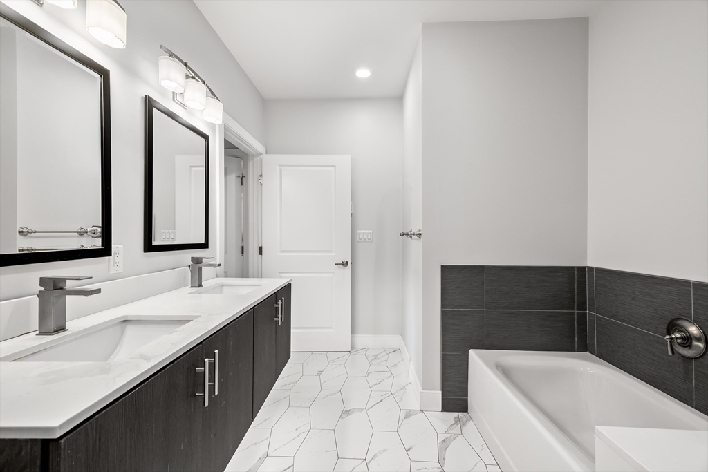 18 Cliveden # 406W