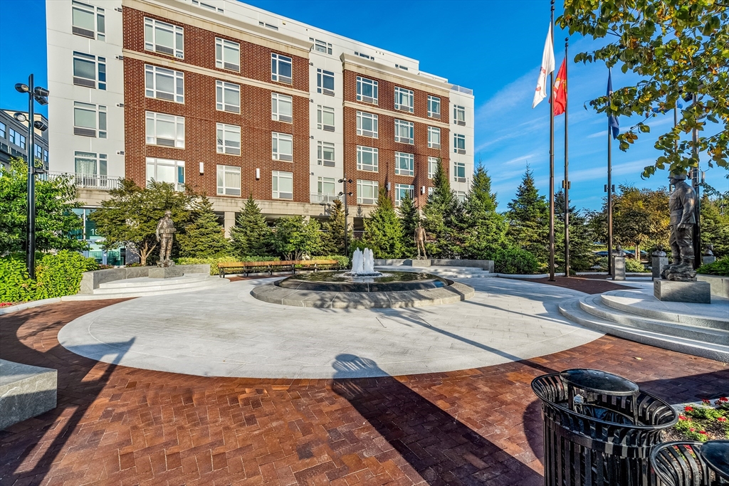 18 Cliveden # 406W