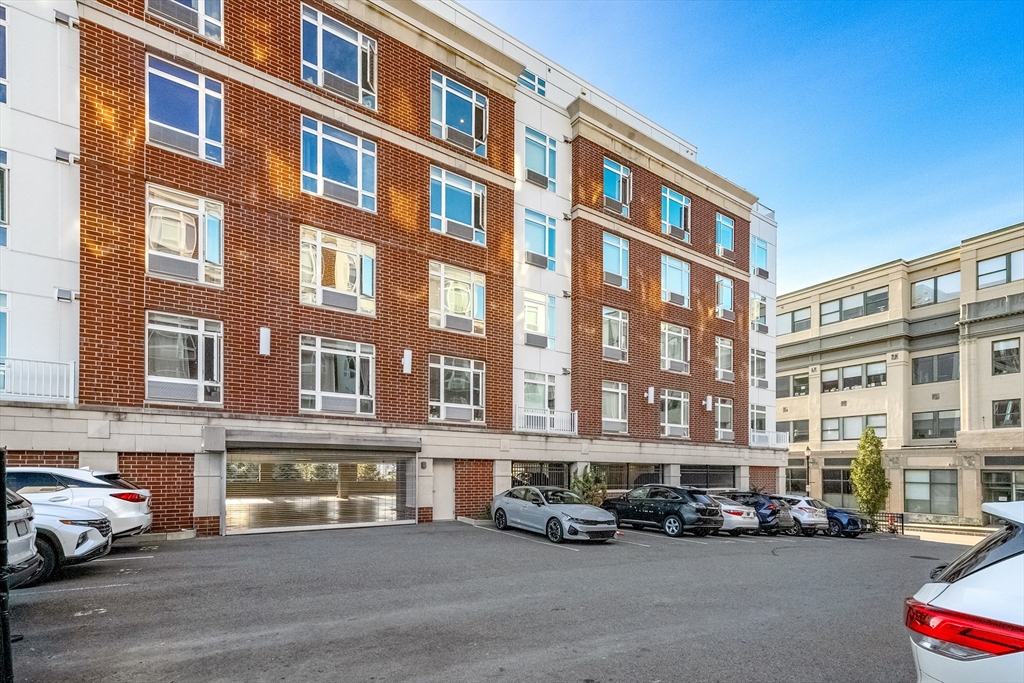 18 Cliveden # 406W