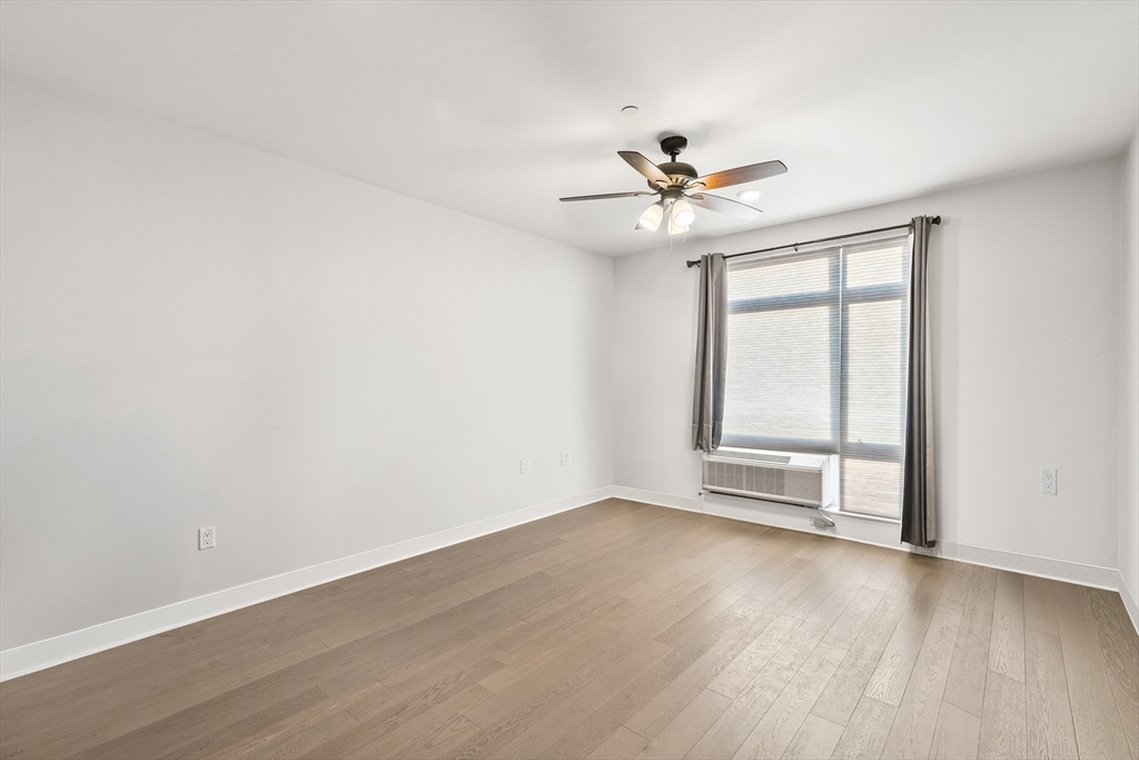 18 Cliveden # 406W