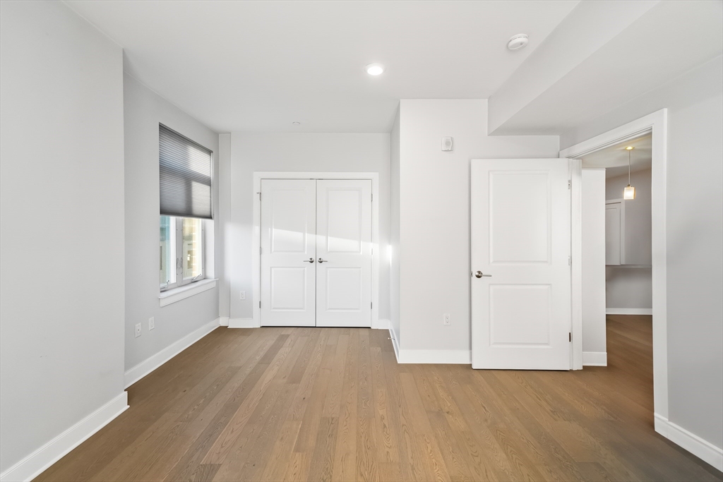 18 Cliveden # 406W